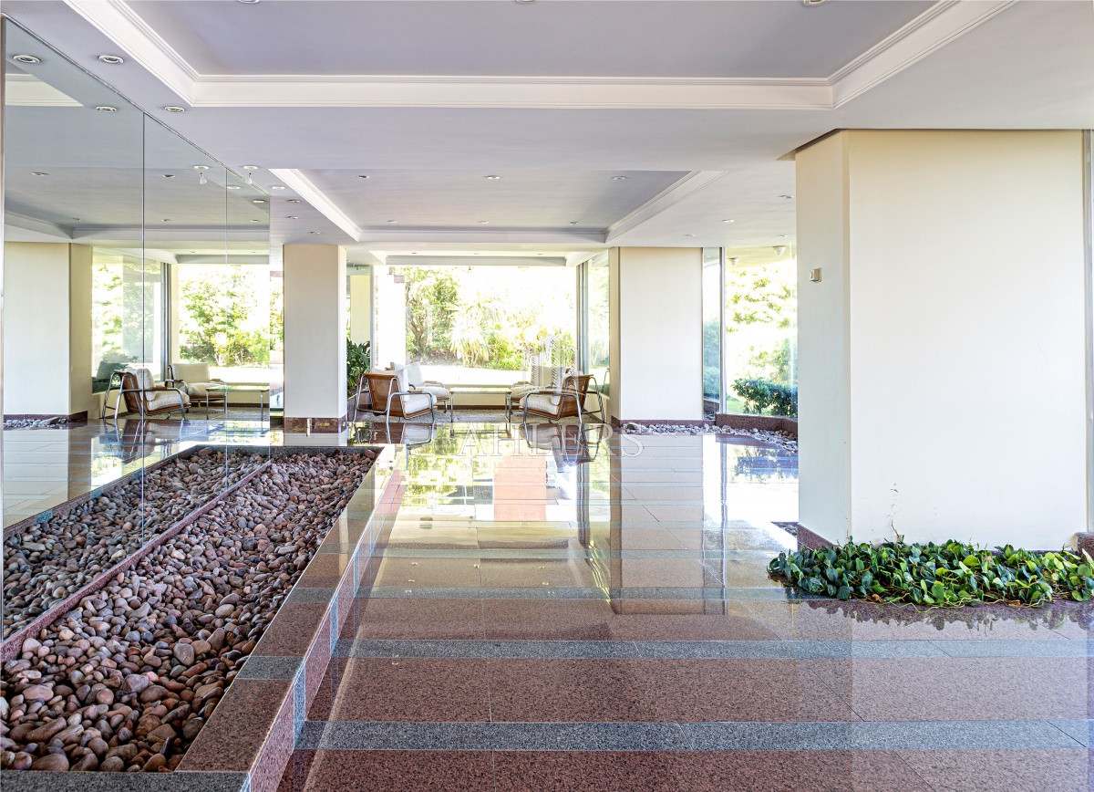 Apartamento ID.250 - Venta de Casa en San Rafael Punta del Este, de 4 dormitorios en suite