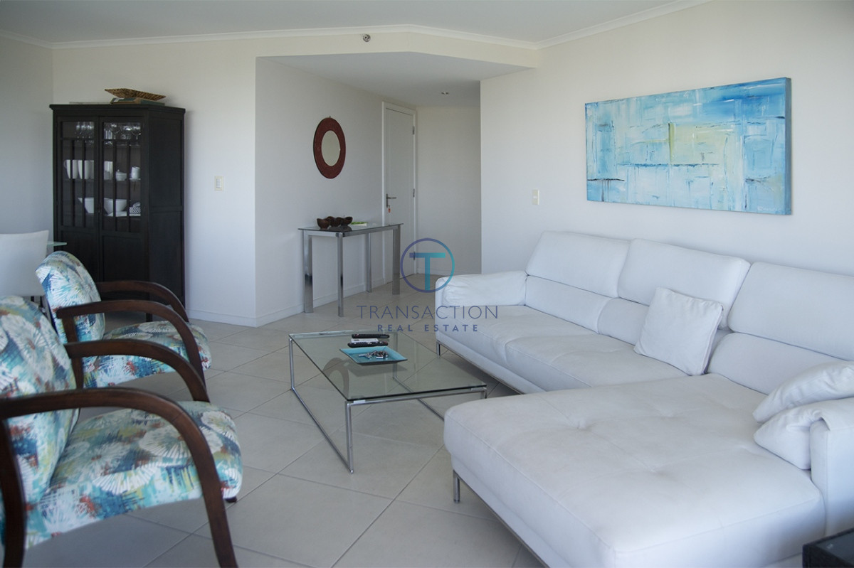 Apartamento ID.937/3-dormitorios-vista-despejada-a-la-laguna-y-al-mar. - Venta en Ocean Drive , 3 dormitorios, Punta del este  