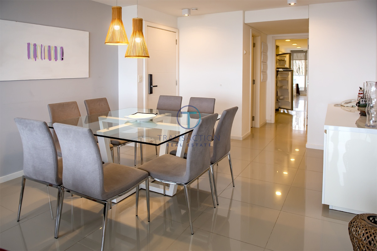 Apartamento ID.517/Apartamento-de-3-dormitorios-en-South-Beach,-Punta-del-Este- - Departamento de 3 dormitorios en venta. Gran Oportunidad en Playa Mansa.