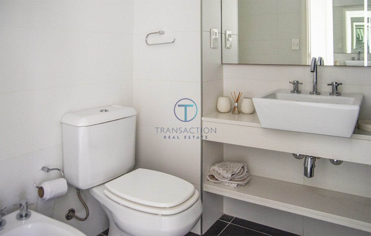 Apartamento ID.937/3-dormitorios-vista-despejada-a-la-laguna-y-al-mar. - Venta en Ocean Drive , 3 dormitorios, Punta del este  