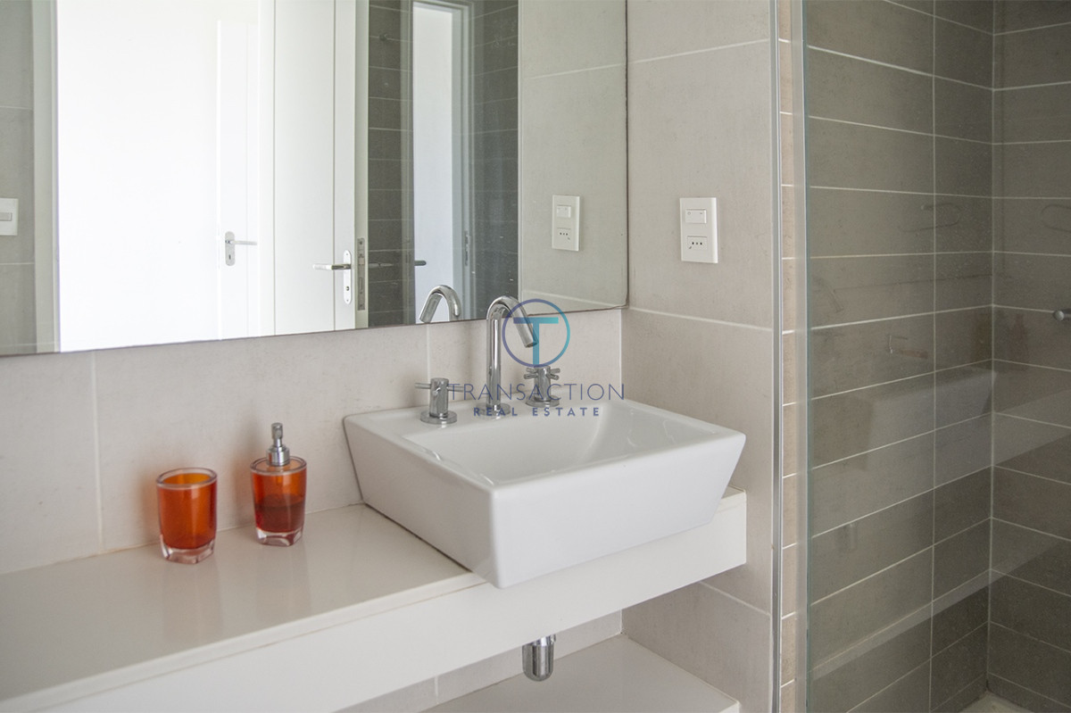 Apartamento ID.937/3-dormitorios-vista-despejada-a-la-laguna-y-al-mar. - Venta en Ocean Drive , 3 dormitorios, Punta del este  
