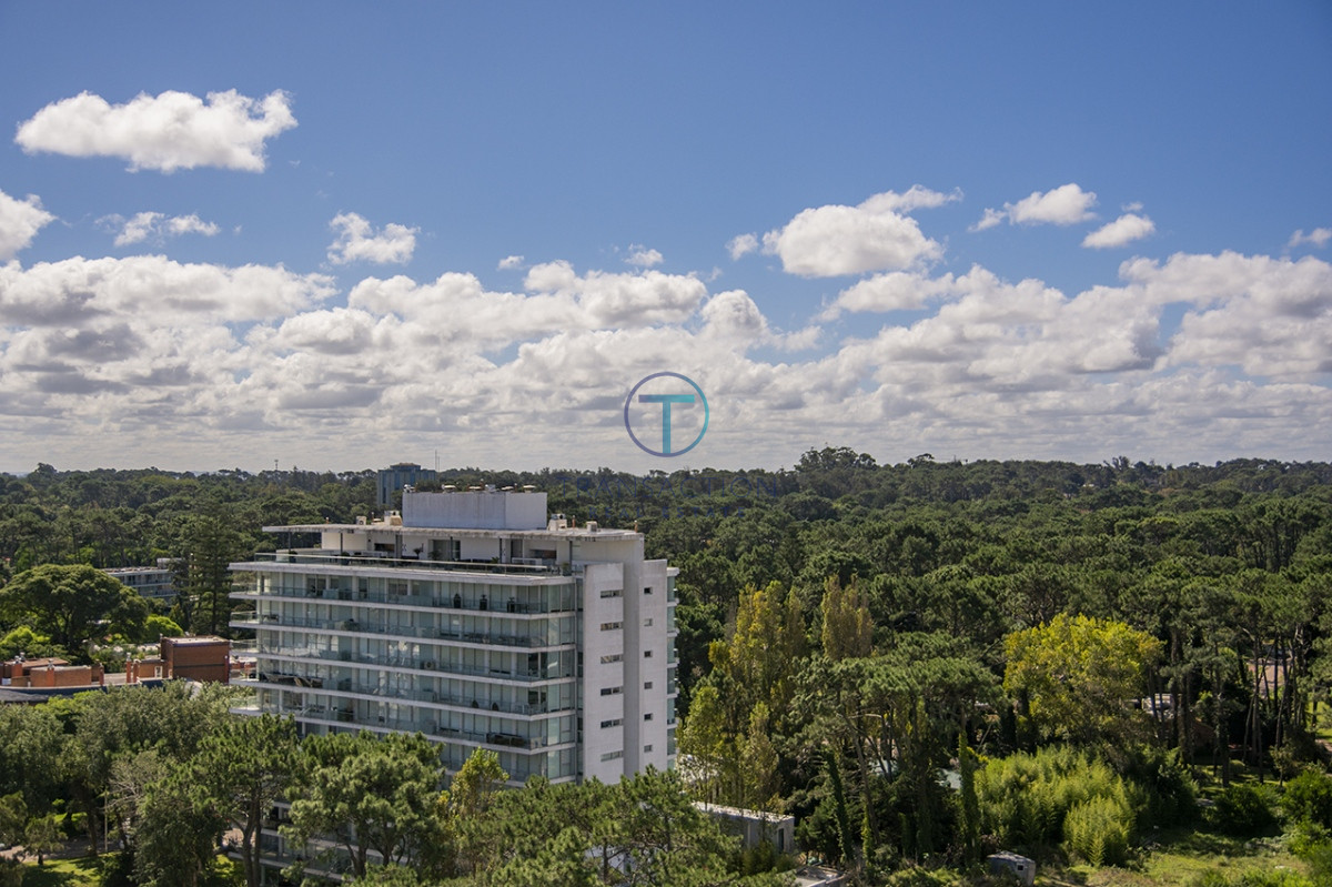 Apartamento ID.937/3-dormitorios-vista-despejada-a-la-laguna-y-al-mar. - Venta en Ocean Drive , 3 dormitorios, Punta del este  
