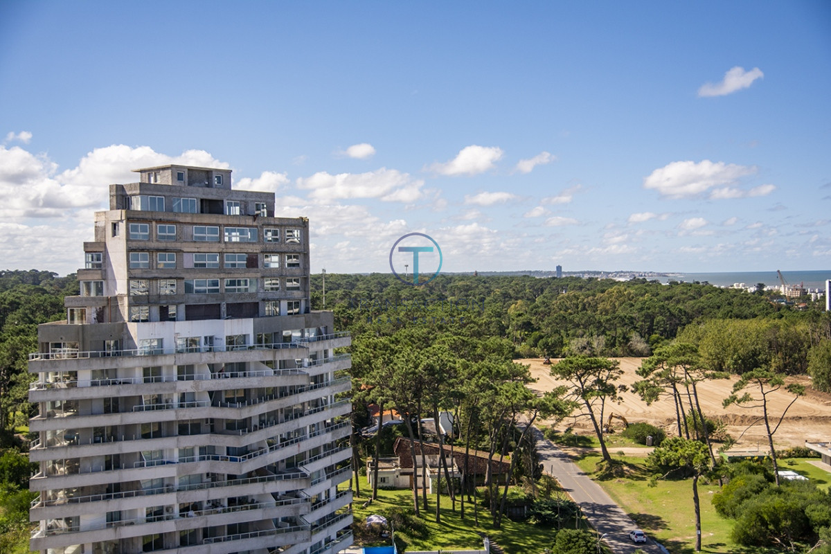 Apartamento ID.937/3-dormitorios-vista-despejada-a-la-laguna-y-al-mar. - Venta en Ocean Drive , 3 dormitorios, Punta del este  