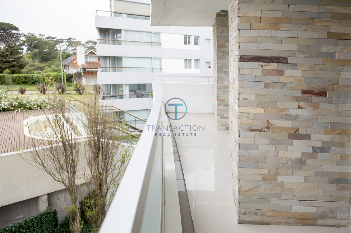 Apartamento ID.517/Apartamento-de-3-dormitorios-en-South-Beach,-Punta-del-Este- - Departamento de 3 dormitorios en venta. Gran Oportunidad en Playa Mansa.