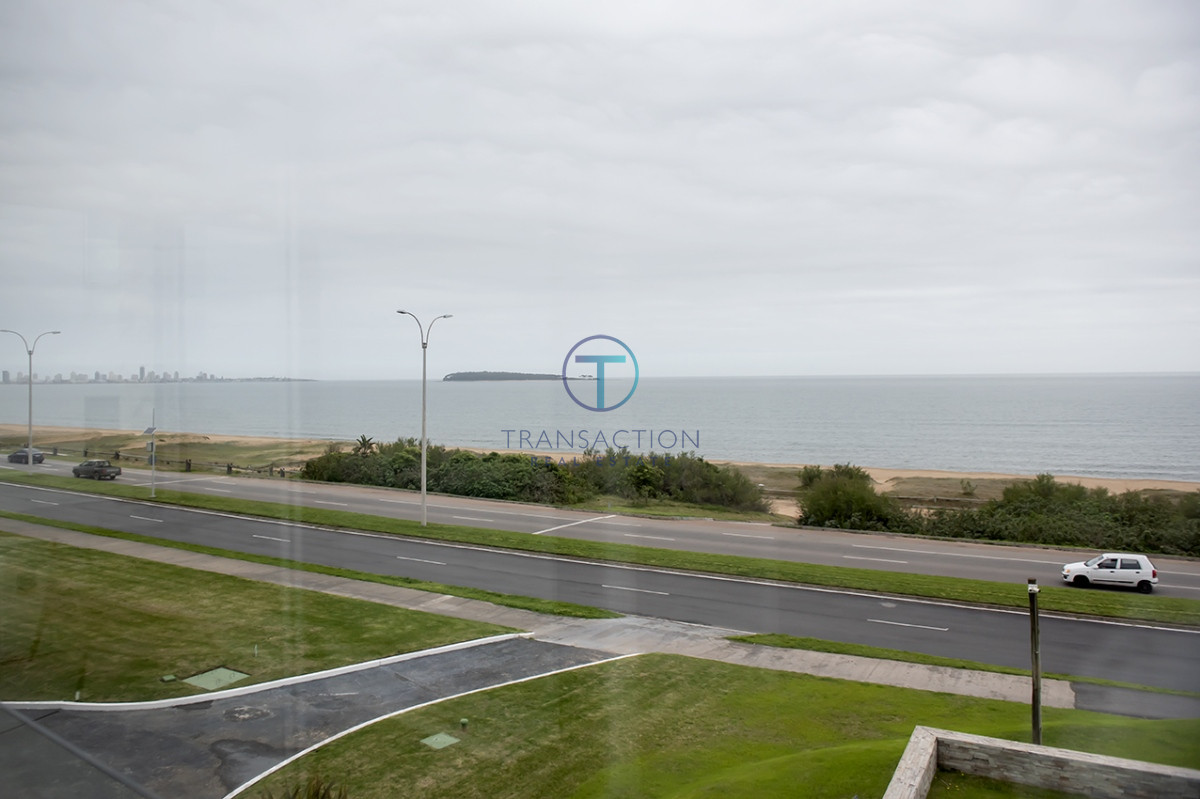 Apartamento ID.517/Apartamento-de-3-dormitorios-en-South-Beach,-Punta-del-Este- - Departamento de 3 dormitorios en venta. Gran Oportunidad en Playa Mansa.