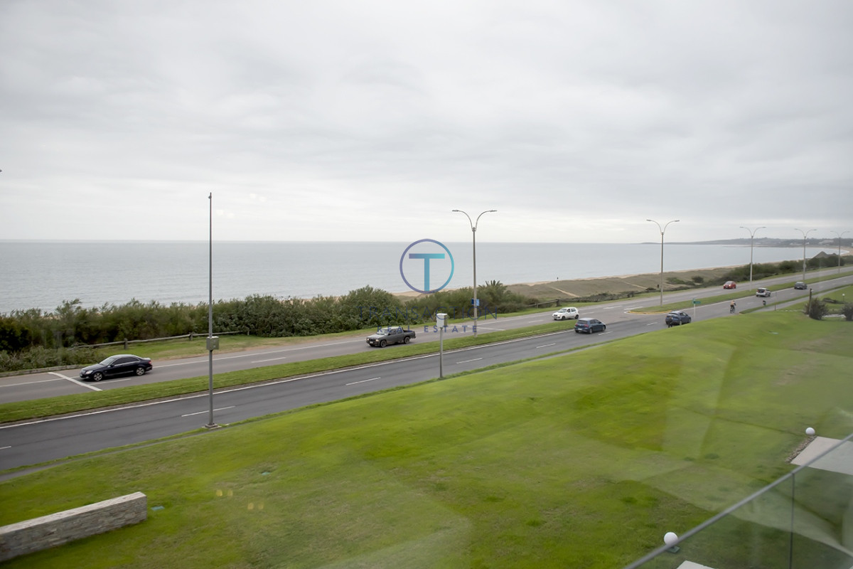 Apartamento ID.517/Apartamento-de-3-dormitorios-en-South-Beach,-Punta-del-Este- - Departamento de 3 dormitorios en venta. Gran Oportunidad en Playa Mansa.