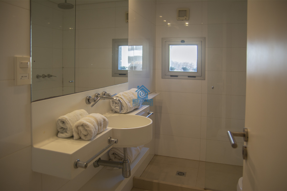 Apartamento ID.1139 - Departamento de 3 dormitorios con parrillero en venta, edificio nuevo en la Peninsula.