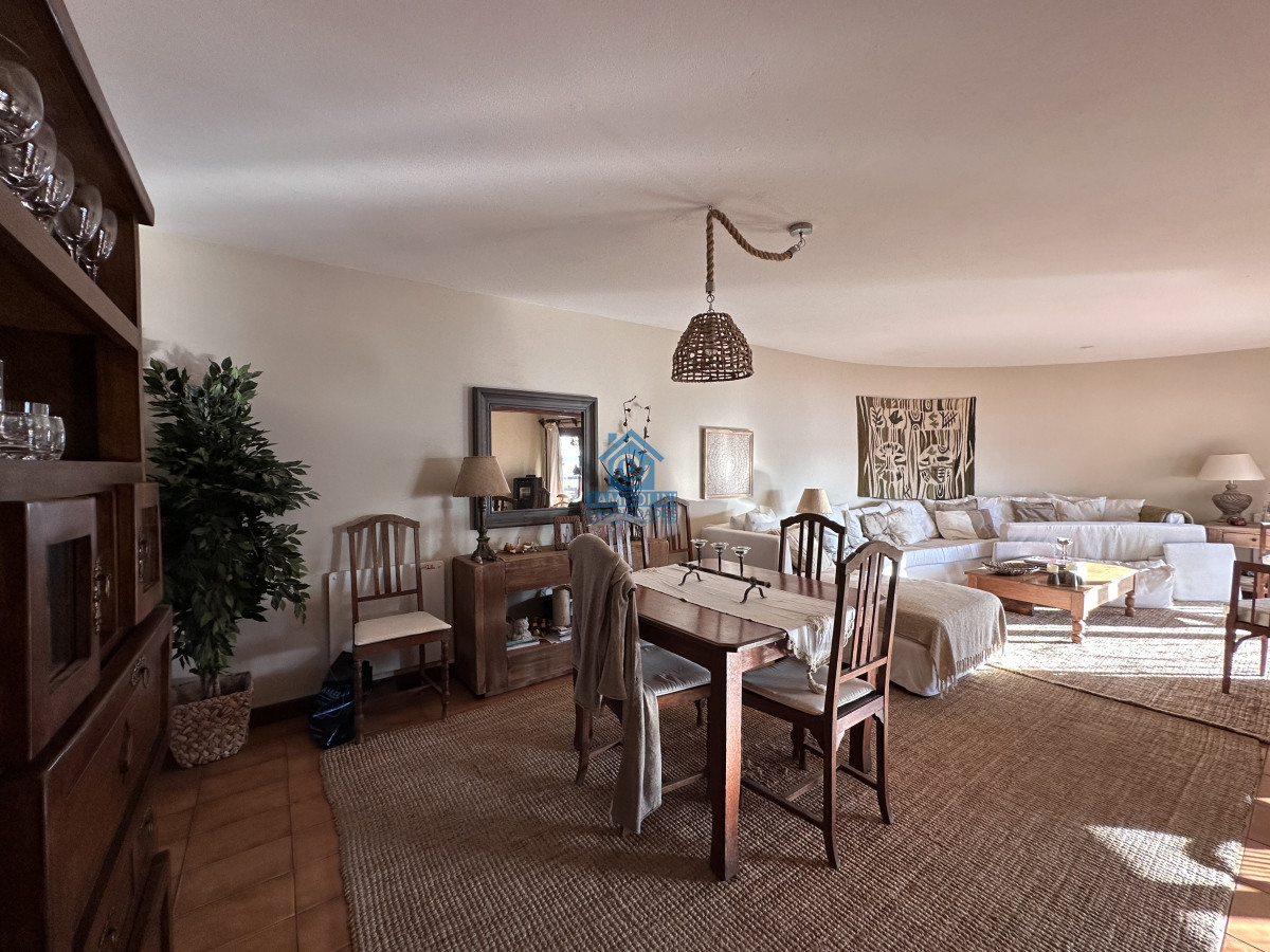 Apartamento ID.588 - Vende apto en Peninsula de 3 dormitorios con vista al Puerto, Punta del Este