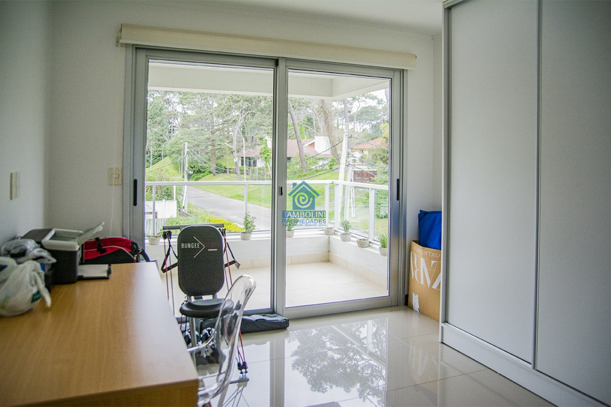 Apartamento ID.963 - Apartamento en Venta de 2 dormitorios en Playa Mansa , Punta del este 