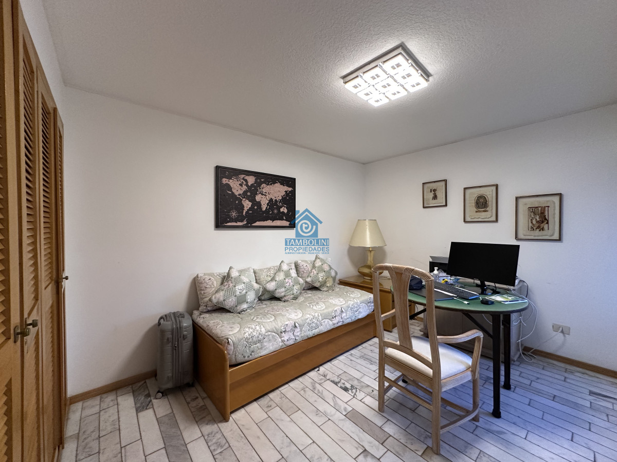 Apartamento ID.1137 - Vende apartamento de 3 dormitorios en Playa Brava, Punta del Este