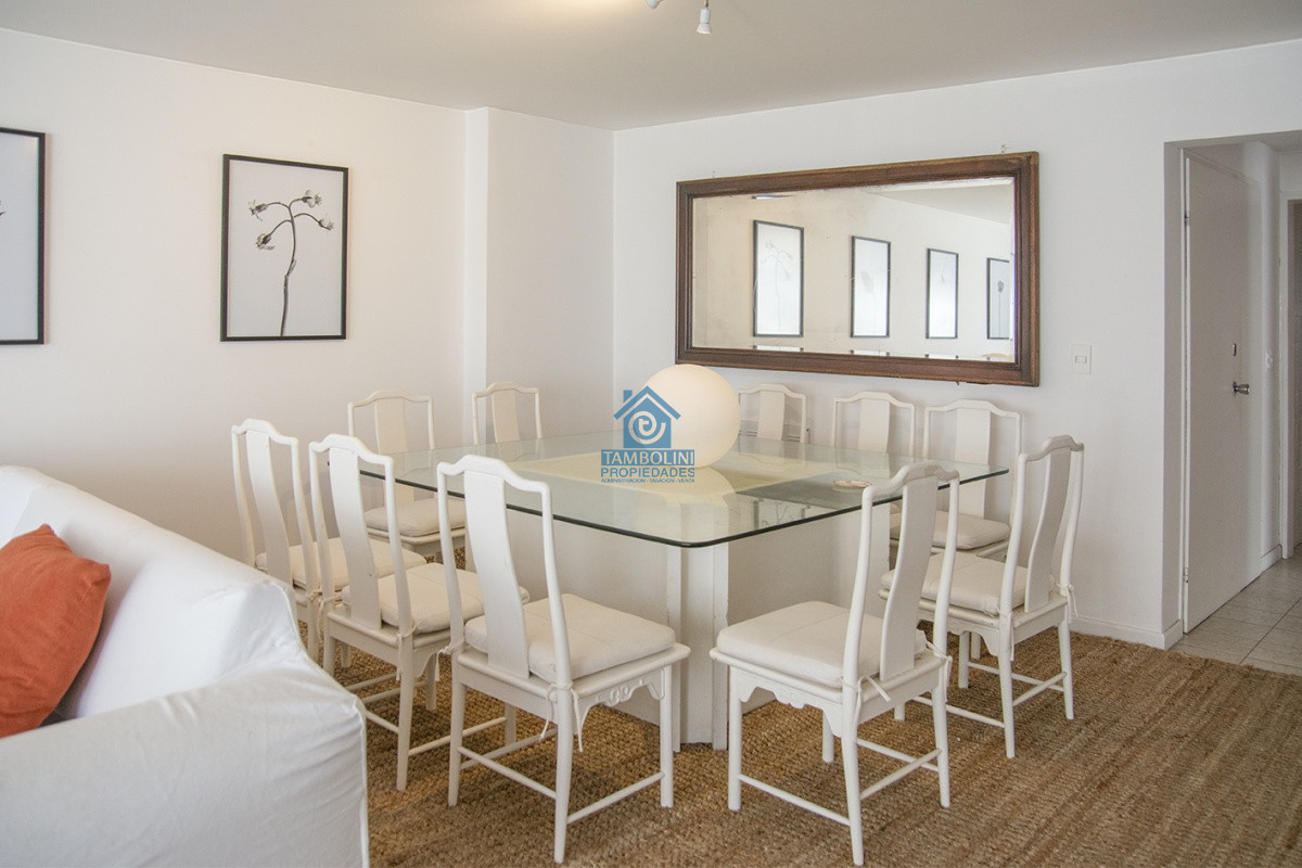 Apartamento ID.1119 - Hermosa vista y cómodos espacios a pasos del mar.