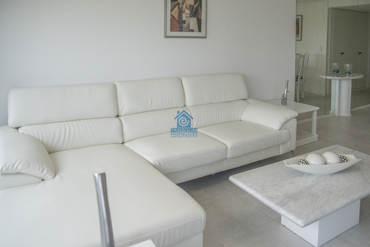 Apartamento ID.1134 - Vende apartamento de 2 dormitorios y medio en Chiverta, Reciclado completo. Punta del Este 