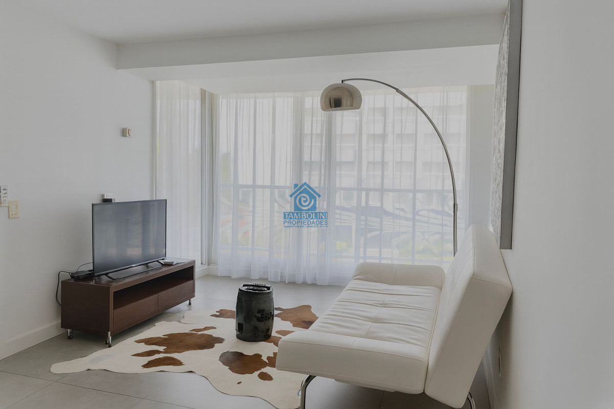 Apartamento ID.1095 - Apartamento en venta de 1 dormitorios a pasos del shopping en Punta del Este.