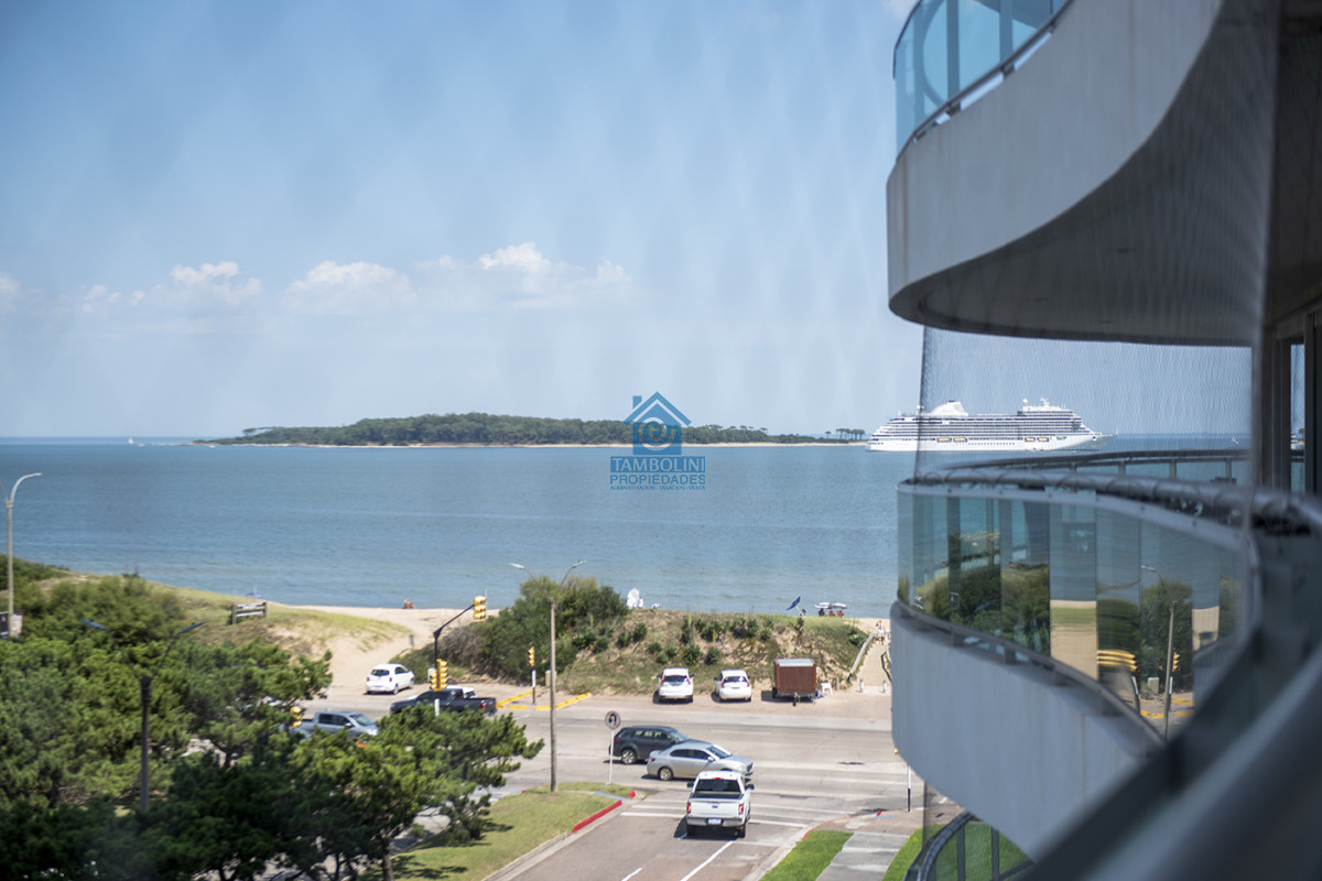 Apartamento ID.823 - PRIMERA LINEA PUNTA DEL ESTE, PLAYA MANSA- TORRE AQUARELLA