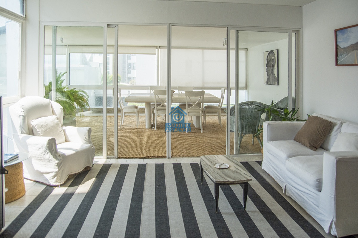 Apartamento ID.1119 - Hermosa vista y cómodos espacios a pasos del mar.