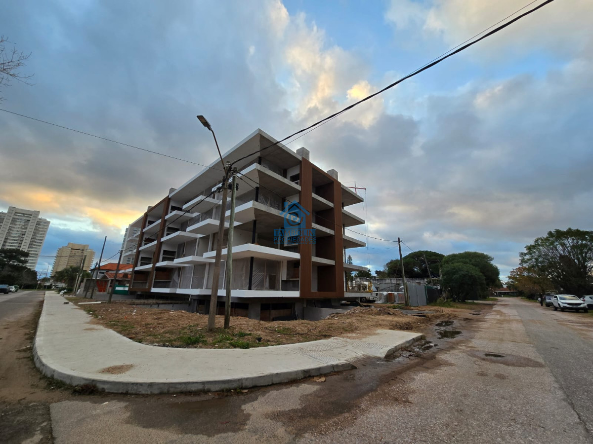 Apartamento ID.686 - Pre-Lanzamiento EXCLUSIVO - compre con financiacion, 1 dorm. en venta. Edif. Genova