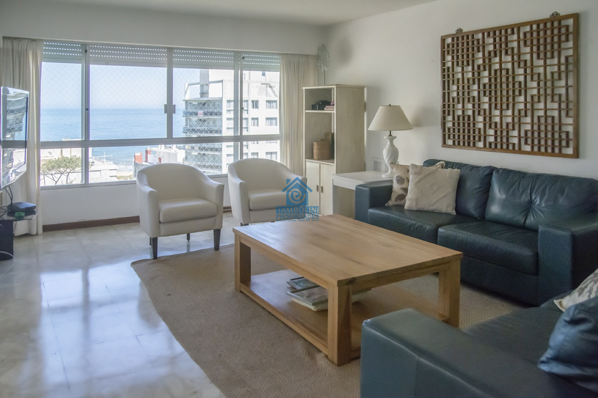 Apartamento ID.1121 - Apartamento en venta, Torre Fragata con hermosa vista al mar.