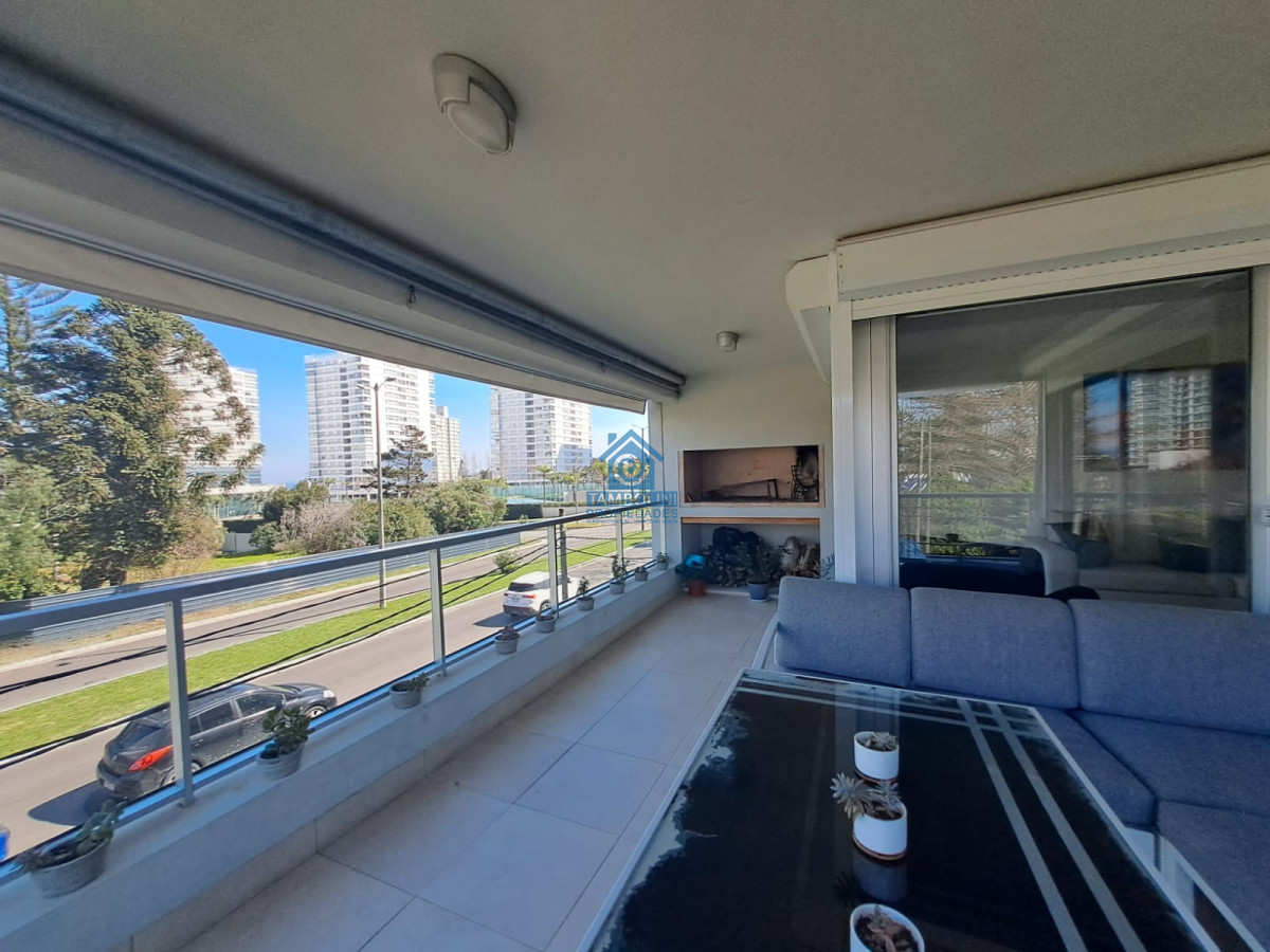 Apartamento ID.963 - Apartamento en Venta de 2 dormitorios en Playa Mansa , Punta del este 