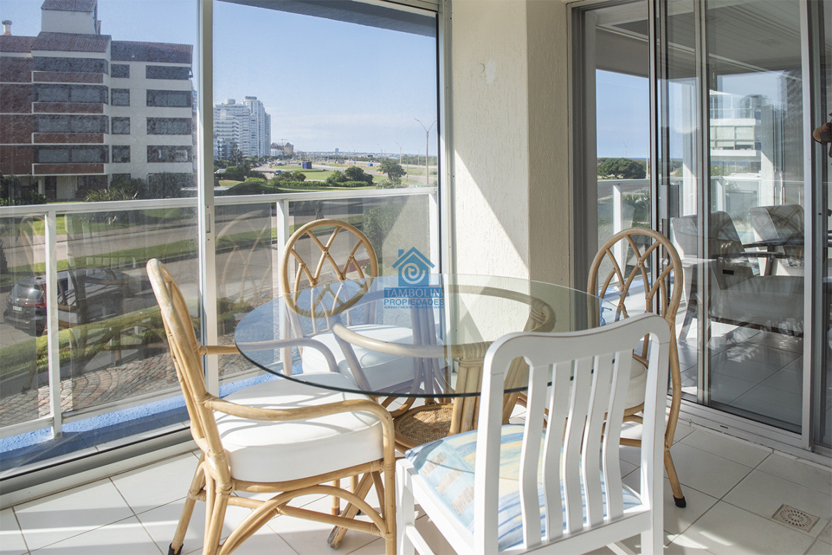 Apartamento ID.1135 - Vende departamento de 3 dormitorios en Ocean Tower, Punta del Este 