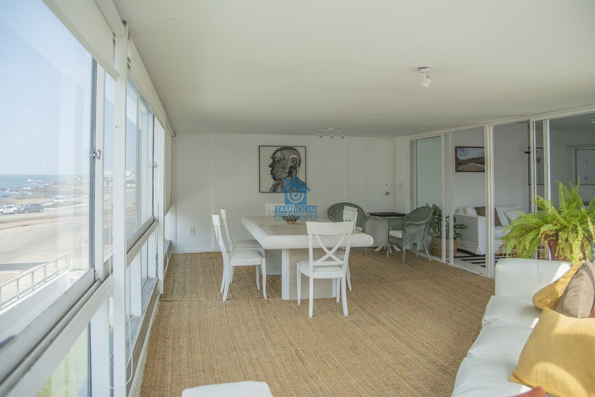 Apartamento ID.1119 - Hermosa vista y cómodos espacios a pasos del mar.