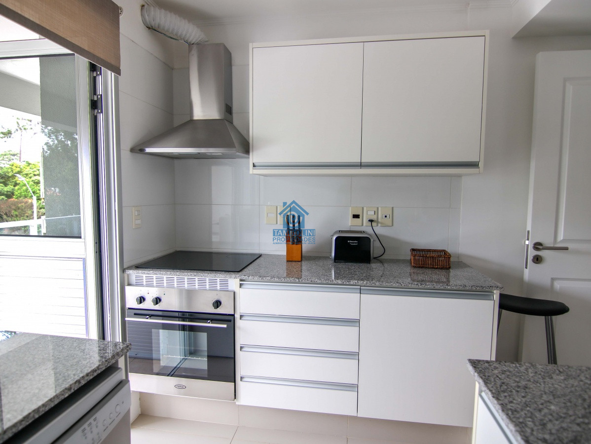 Apartamento ID.964 - PH en playa mansa , departamento en Edificio Monet de 2 dormitorios, Punta Del Este