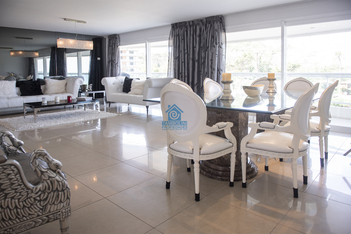 Apartamento ID.823 - PRIMERA LINEA PUNTA DEL ESTE, PLAYA MANSA- TORRE AQUARELLA