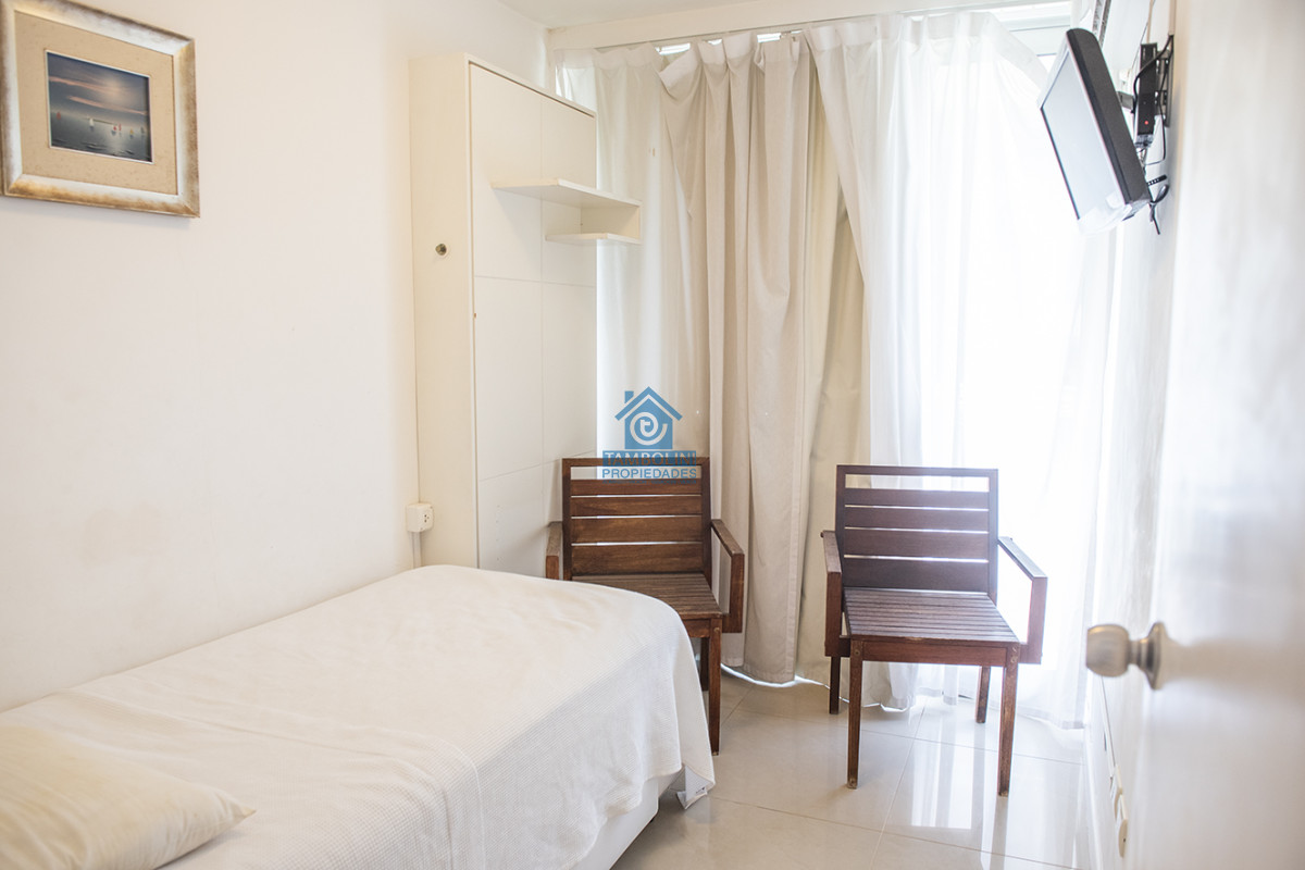Apartamento ID.719 - Oportunidad. Vende departamento de 2 dormitorios en Punta del Este