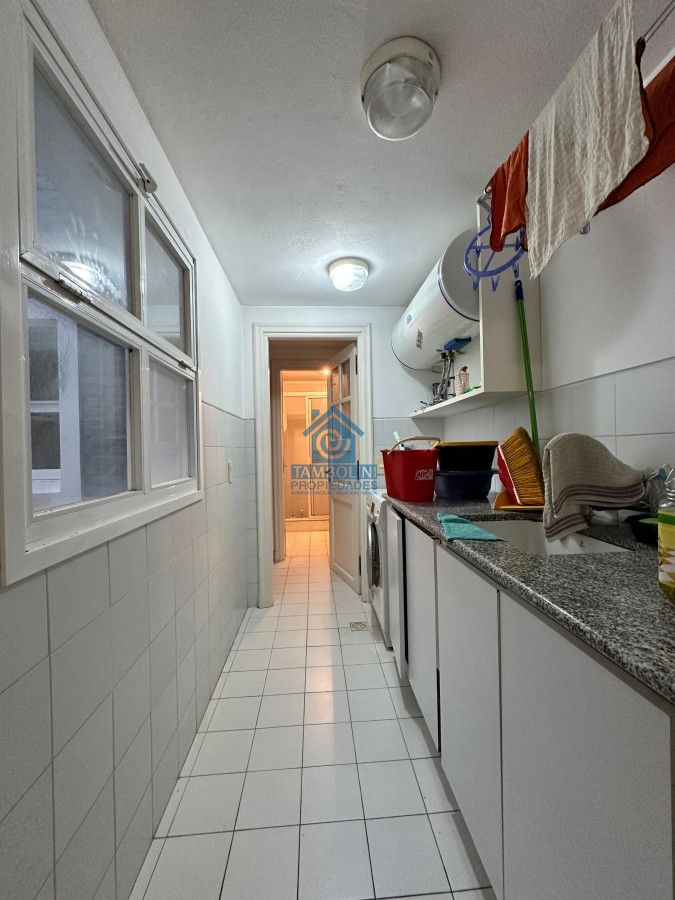 Apartamento ID.550 - Vende espléndido apartamento de 3 dormitorios, con vista al mar, en Puerto, Punta del Este