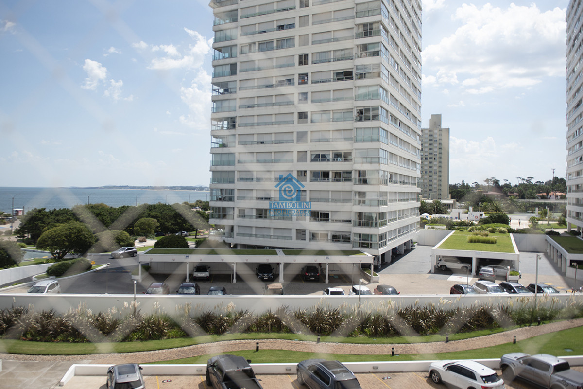Apartamento ID.823 - PRIMERA LINEA PUNTA DEL ESTE, PLAYA MANSA- TORRE AQUARELLA