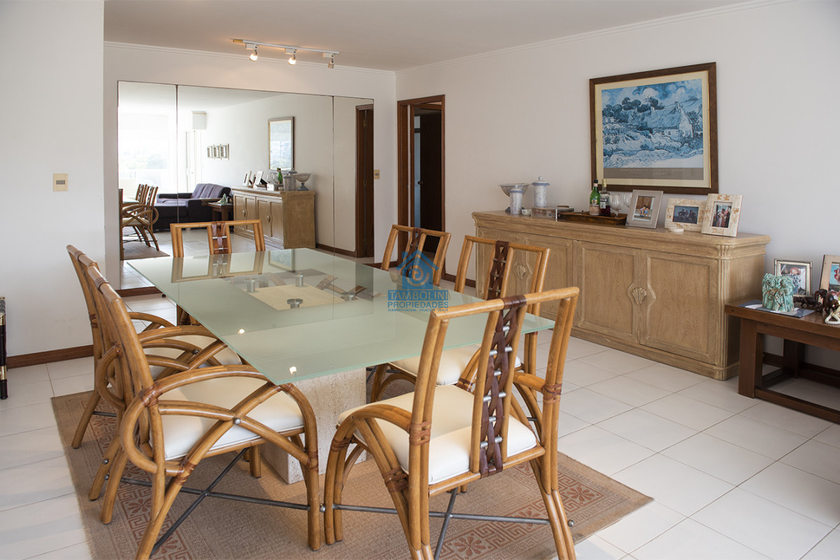 Apartamento ID.1135 - Vende departamento de 3 dormitorios en Ocean Tower, Punta del Este 