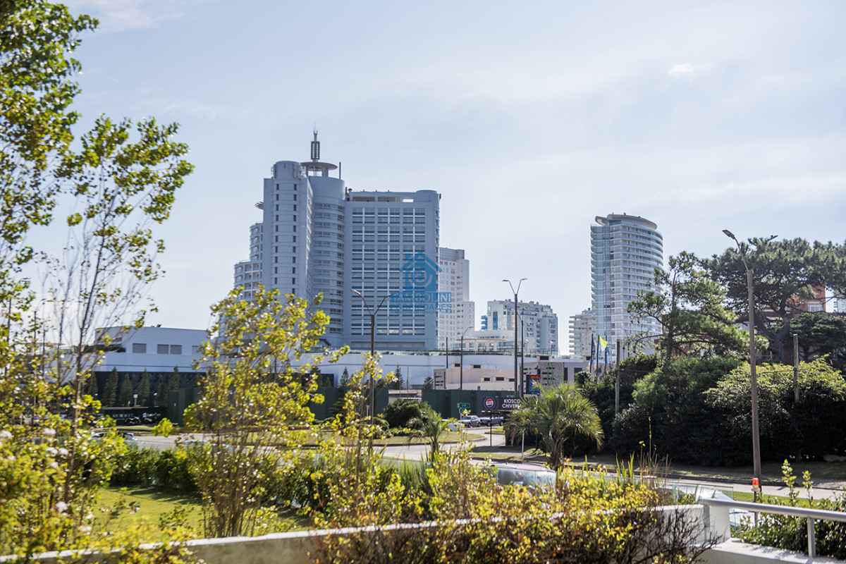 Apartamento ID.719 - Oportunidad. Vende departamento de 2 dormitorios en Punta del Este
