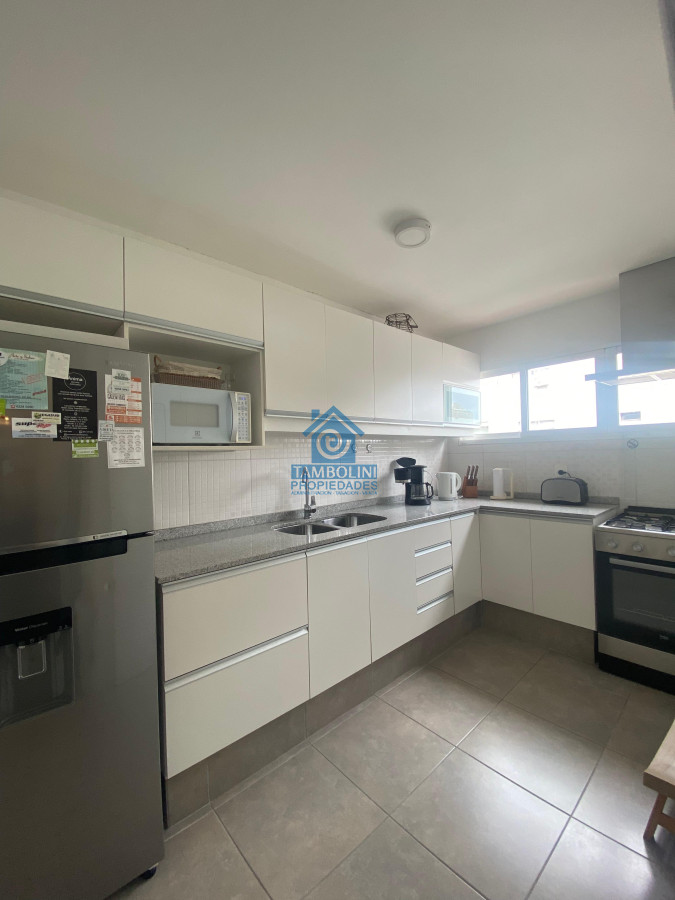 Apartamento ID.1143 - Vende apartamento con vista al mar de 3 dormitorios, Punta del Este