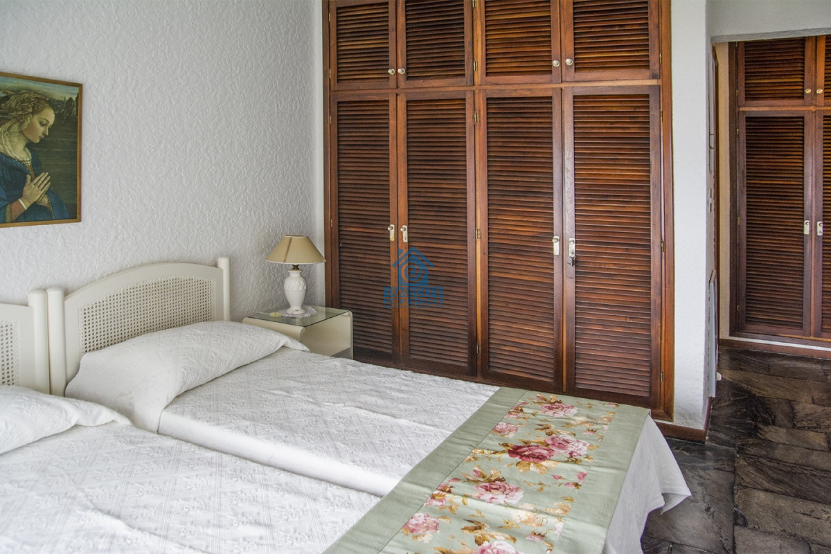 Apartamento ID.624 - Apartamento en Venta de 3 dormitorios en parada 2 de playa brava, cerca de servicios en Punta del Este 
