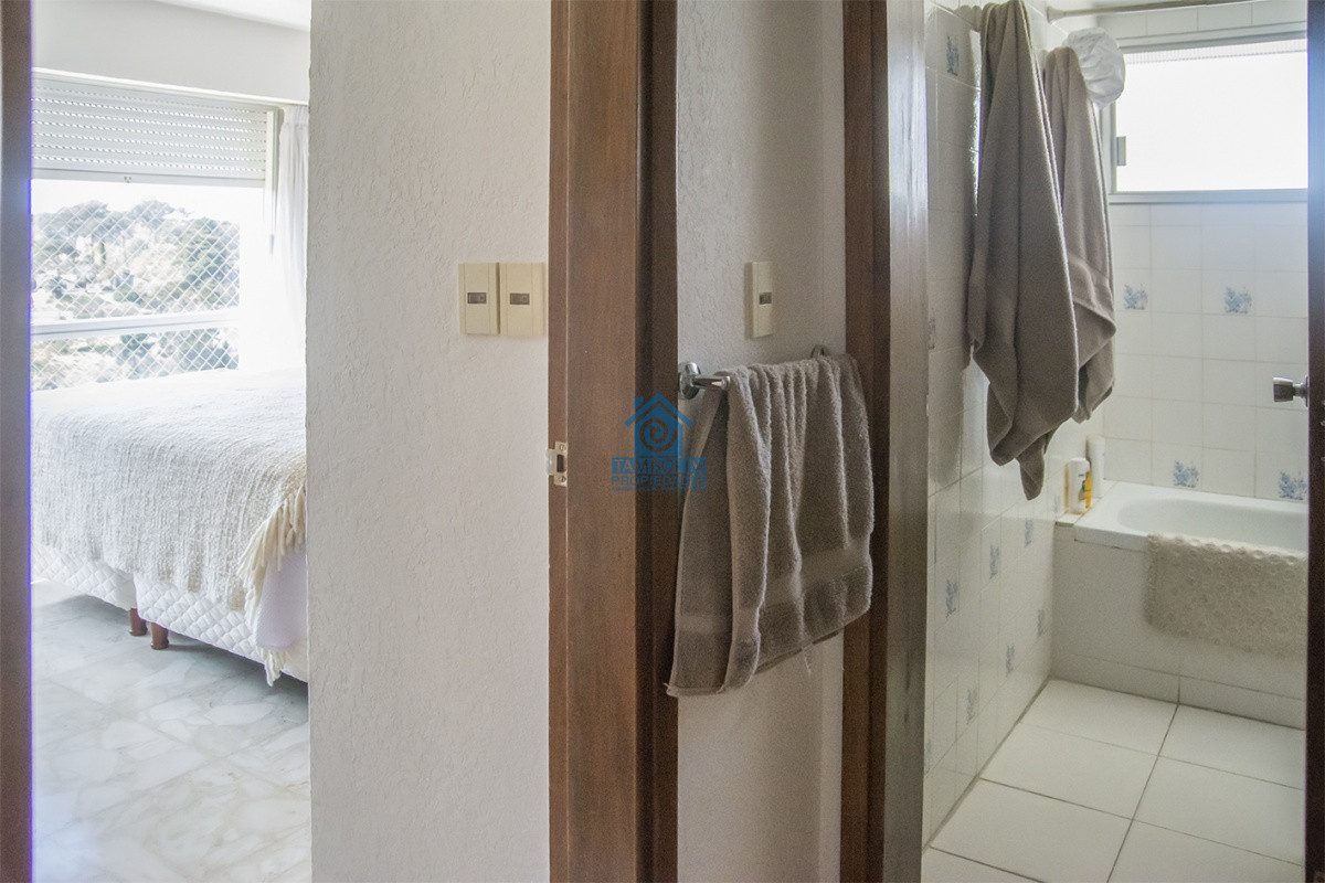 Apartamento ID.1121 - Apartamento en venta, Torre Fragata con hermosa vista al mar.