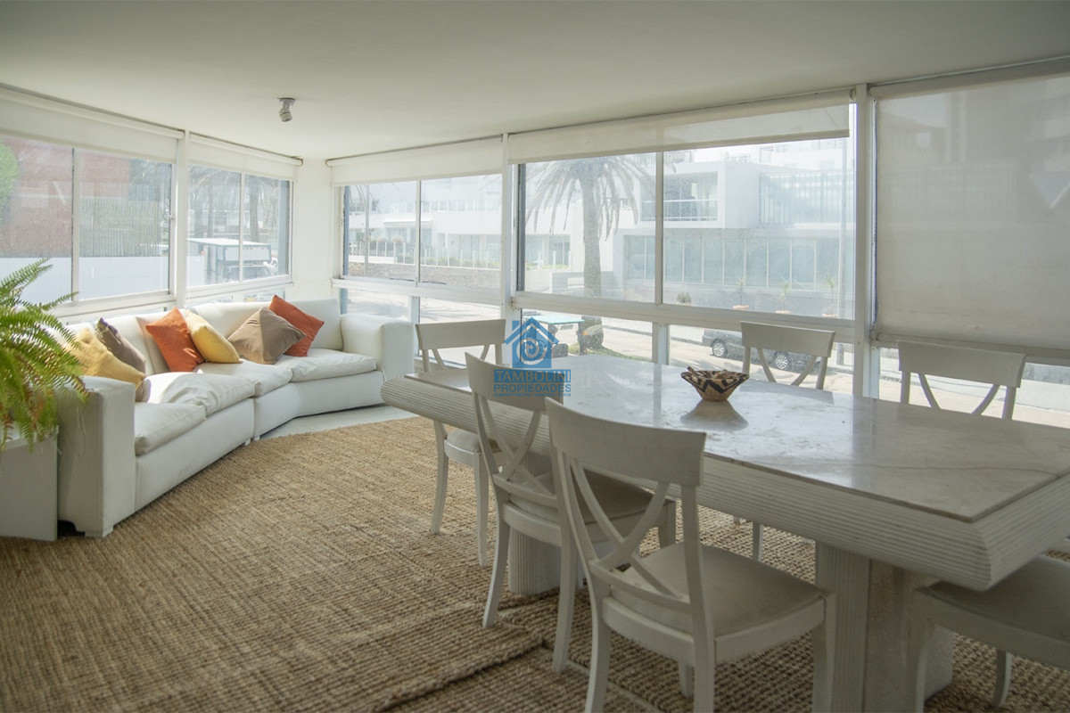 Apartamento ID.1119 - Hermosa vista y cómodos espacios a pasos del mar.