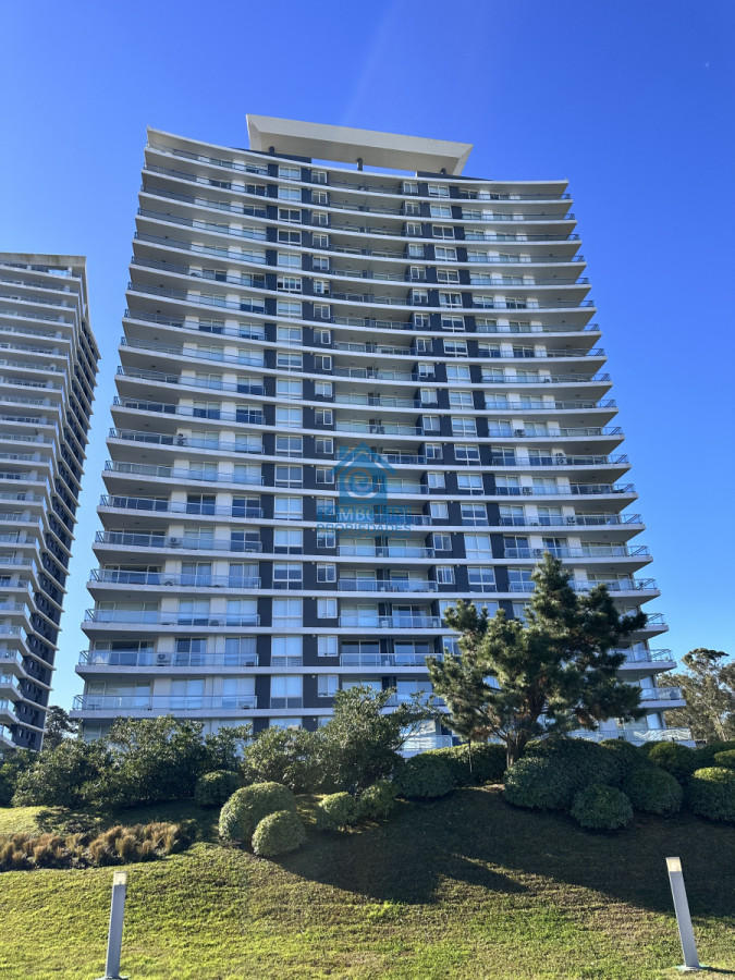 Apartamento ID.1091 - Vende departamento en Torre One II, Punta del este