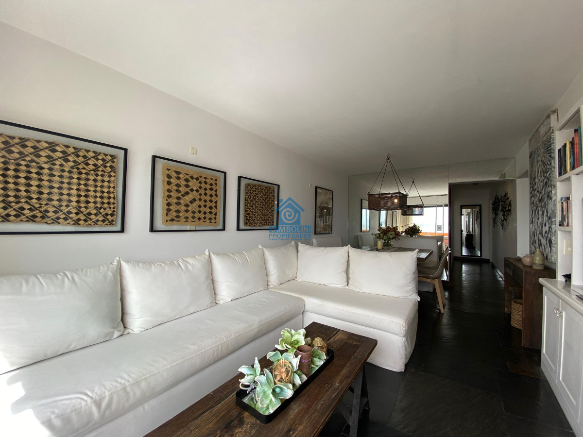 Apartamento ID.1143 - Vende apartamento con vista al mar de 3 dormitorios, Punta del Este
