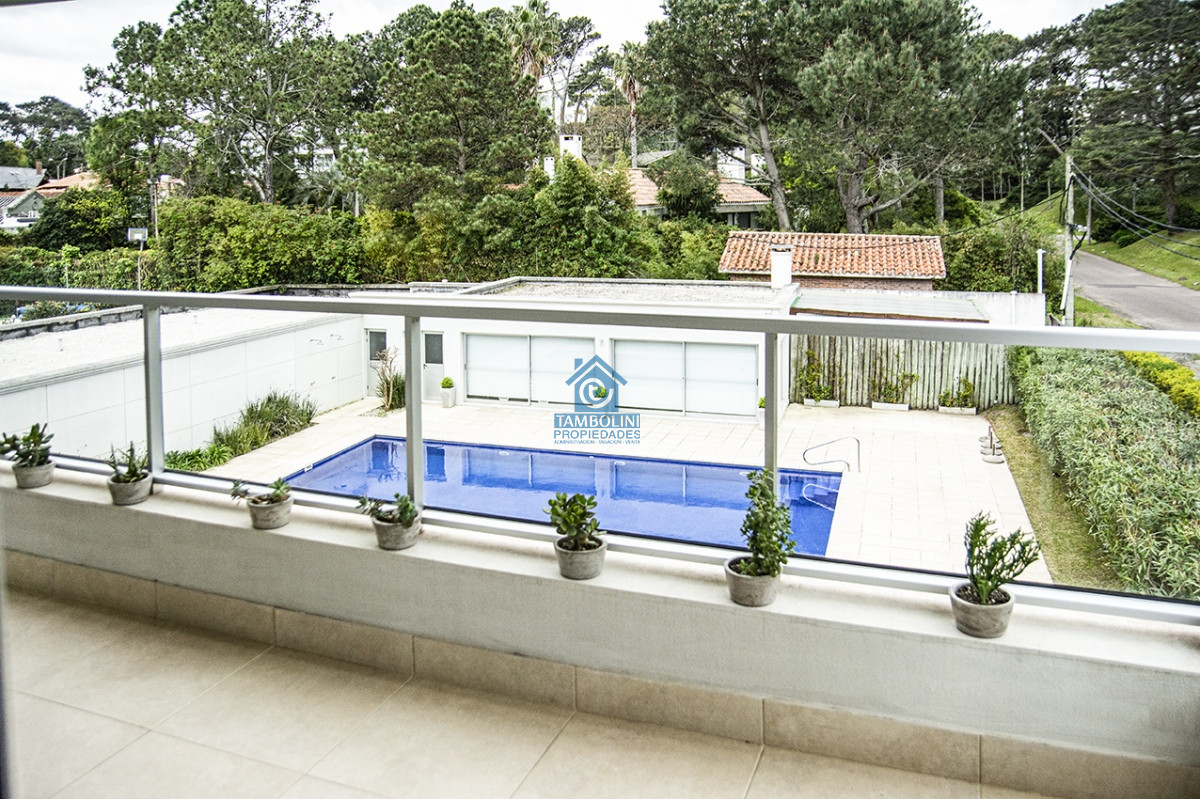 Apartamento ID.963 - Apartamento en Venta de 2 dormitorios en Playa Mansa , Punta del este 