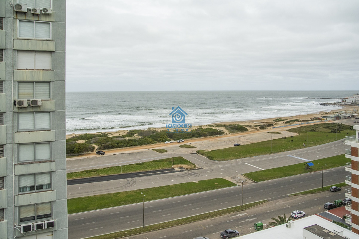 Apartamento ID.624 - Apartamento en Venta de 3 dormitorios en parada 2 de playa brava, cerca de servicios en Punta del Este 