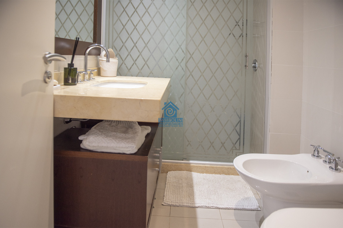 Apartamento ID.823 - PRIMERA LINEA PUNTA DEL ESTE, PLAYA MANSA- TORRE AQUARELLA