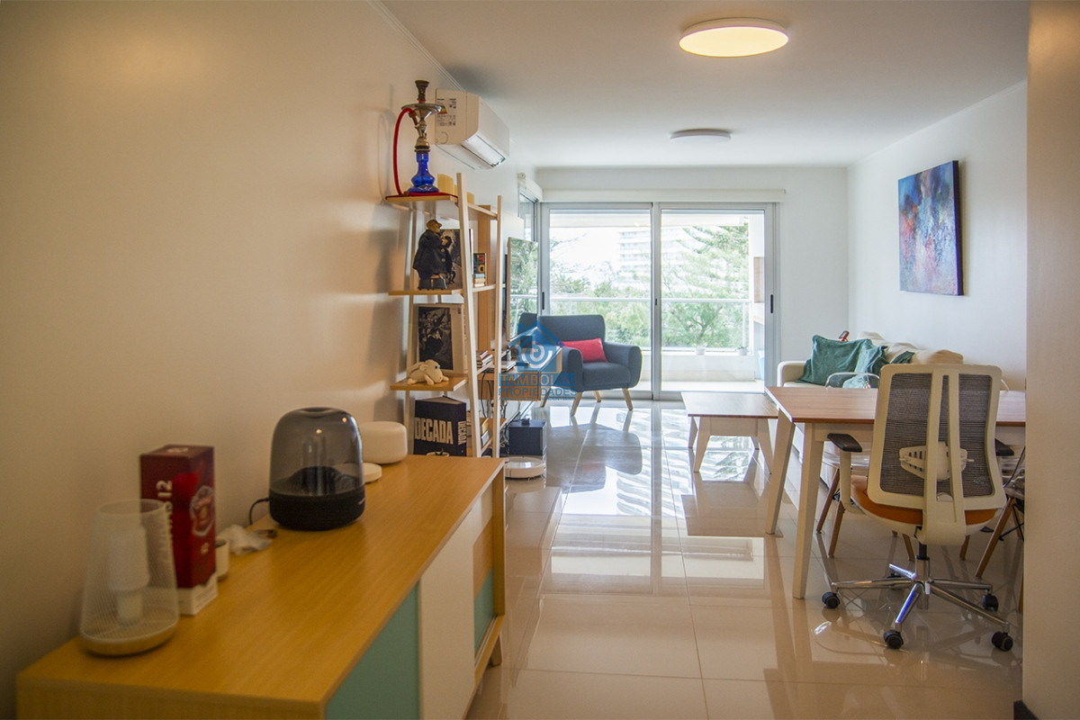 Apartamento ID.963 - Apartamento en Venta de 2 dormitorios en Playa Mansa , Punta del este 