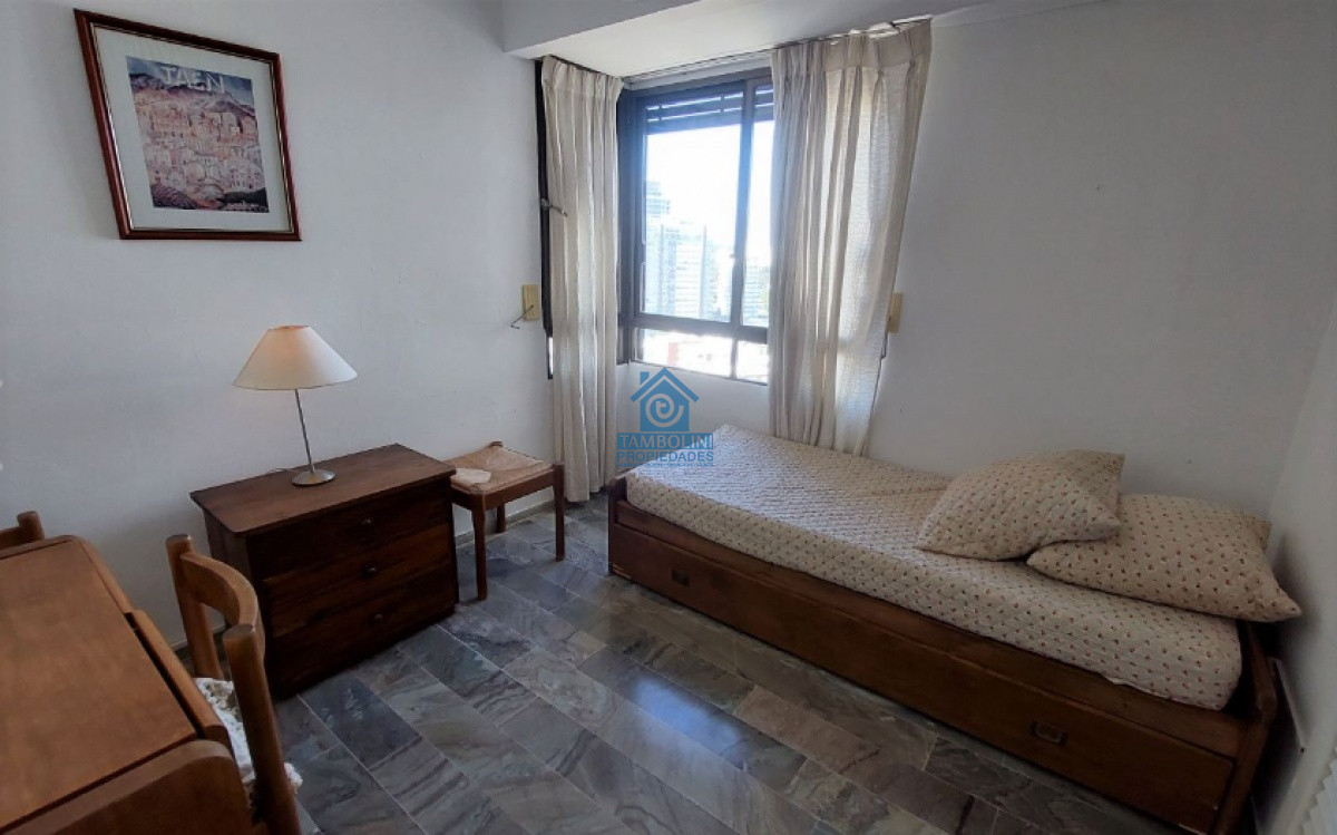 Apartamento ID.587 - En venta departamento en Parquemar Center con panorama al mar.