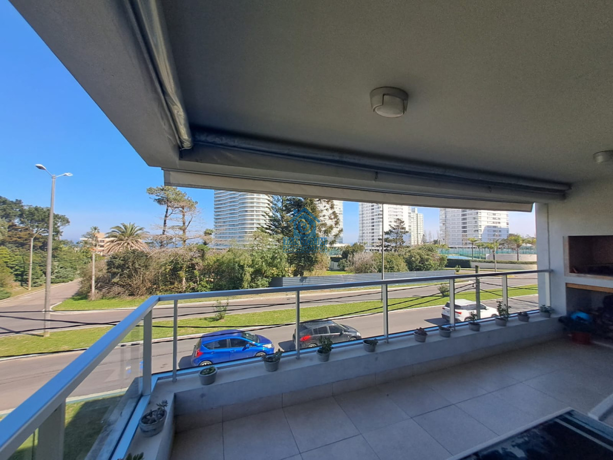 Apartamento ID.963 - Apartamento en Venta de 2 dormitorios en Playa Mansa , Punta del este 
