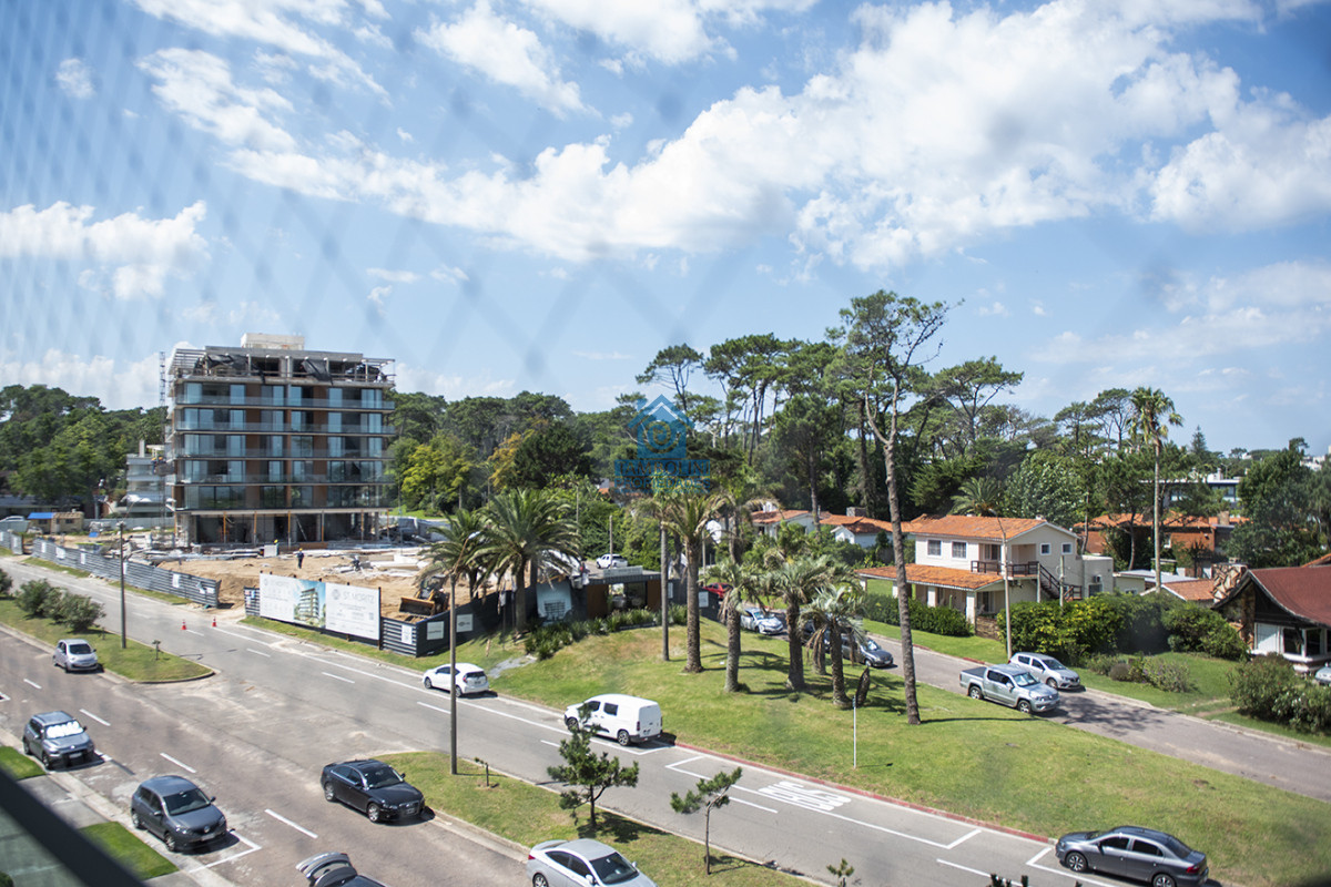 Apartamento ID.823 - PRIMERA LINEA PUNTA DEL ESTE, PLAYA MANSA- TORRE AQUARELLA