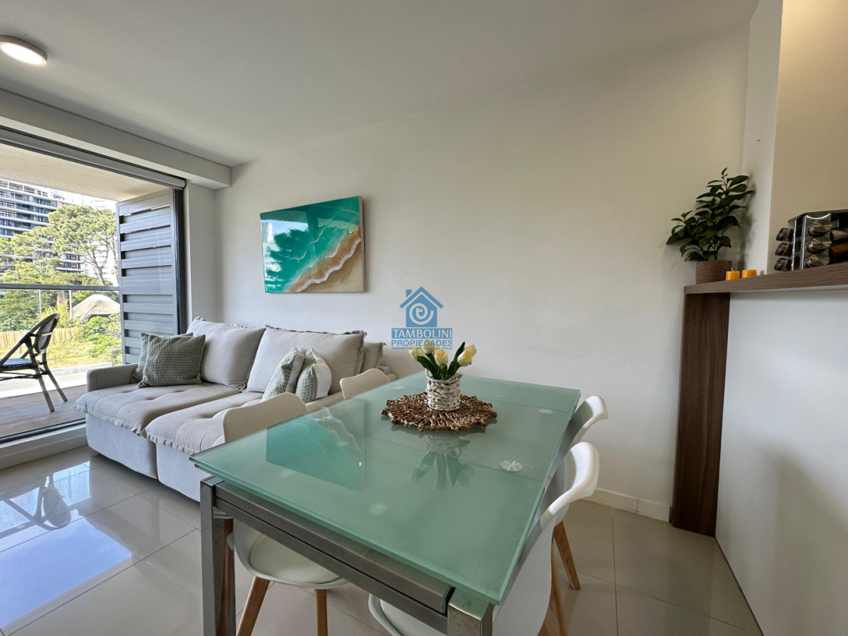 Apartamento ID.1089 - Vende apartamento de 1 dormitorio y medio en Peninsula, Punta del Este