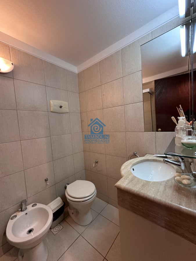 Apartamento ID.588 - Vende apto en Peninsula de 3 dormitorios con vista al Puerto, Punta del Este