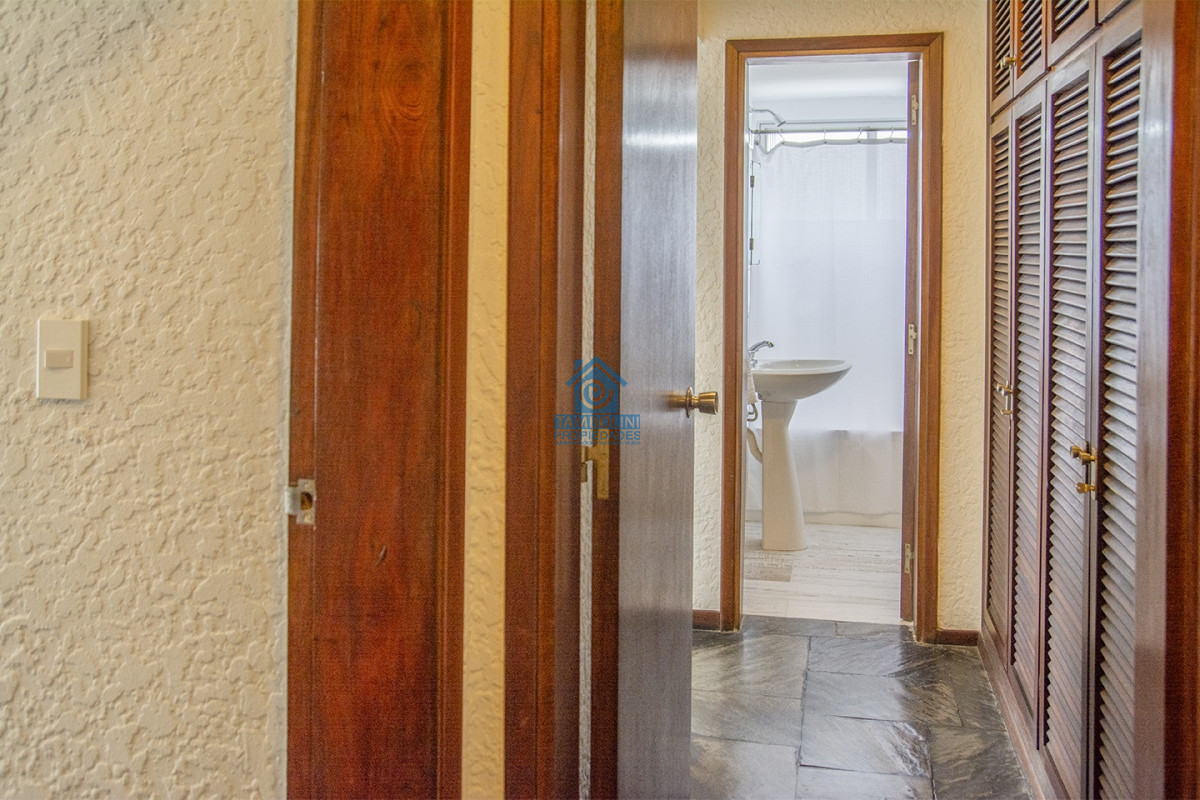 Apartamento ID.624 - Apartamento en Venta de 3 dormitorios en parada 2 de playa brava, cerca de servicios en Punta del Este 