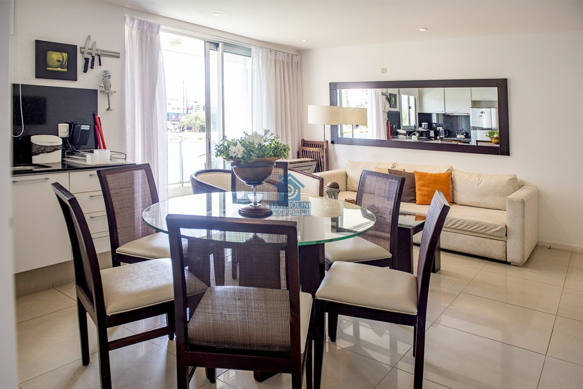 Apartamento ID.719 - Oportunidad. Vende departamento de 2 dormitorios en Punta del Este
