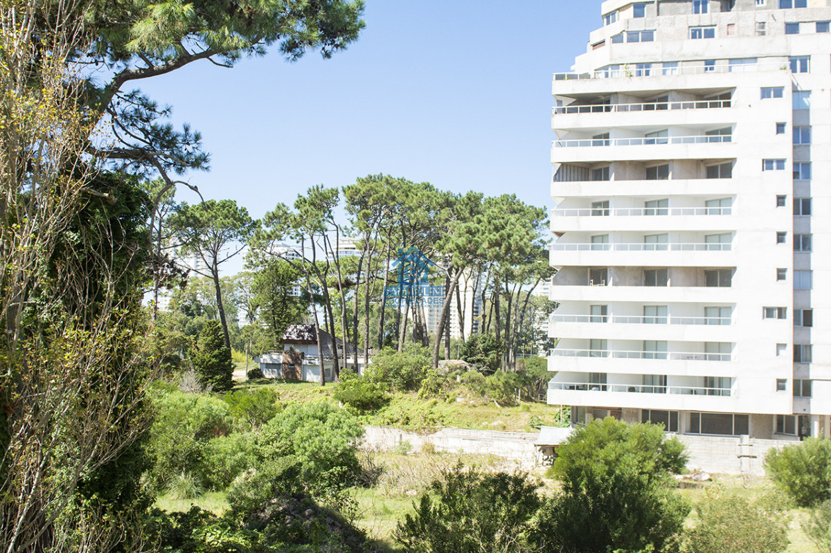 Apartamento ID.1150 - Apartamento en Venta de 2 dormitorios en Punta del Este  