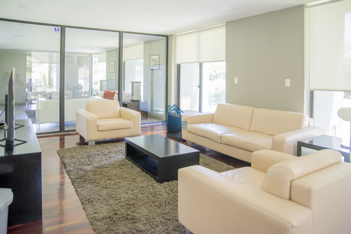 Apartamento ID.1228 - Vende apto de 2 dormitorios con vista al mar en Punta del este